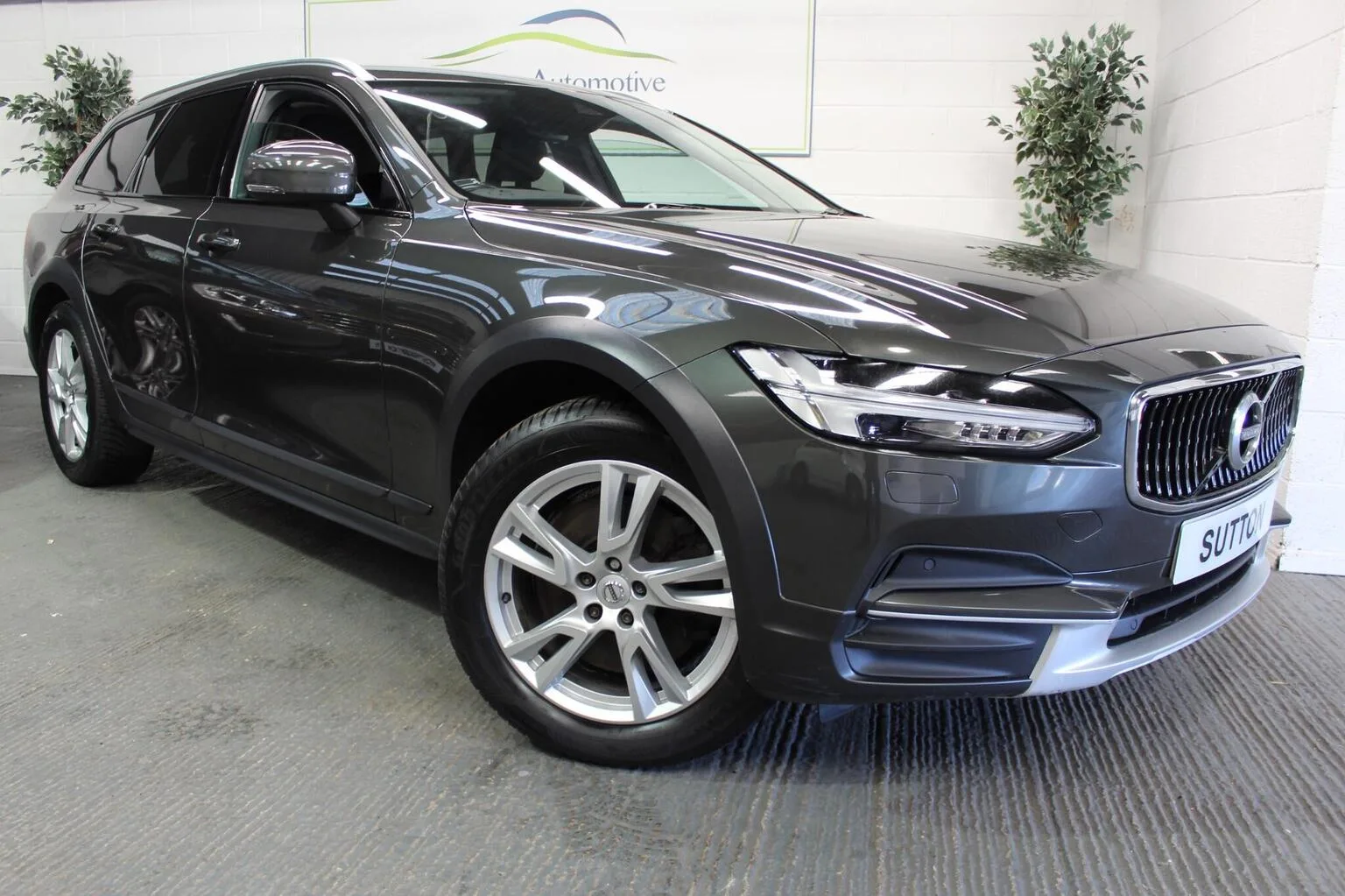 2017 Volvo V90 Cross Country 2.0 D4 Pro Auto AWD Euro 6 (s/s) 5dr
