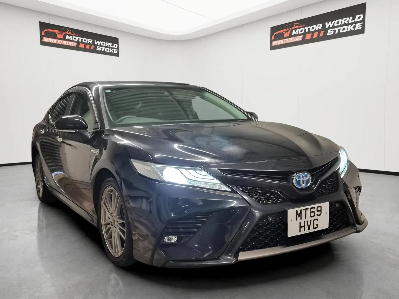 2020 Toyota Camry 2.5 VVT-h Design CVT Euro 6 (s/s) 4dr
