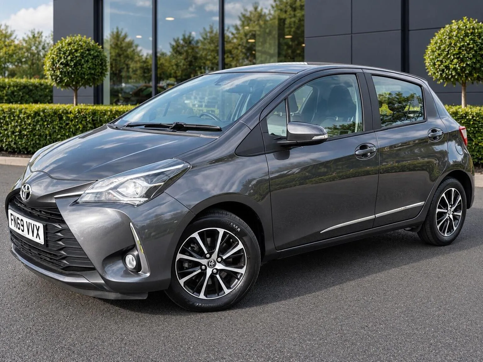 2019 Toyota Yaris 1.5 VVT-i Icon Tech Euro 6 5dr