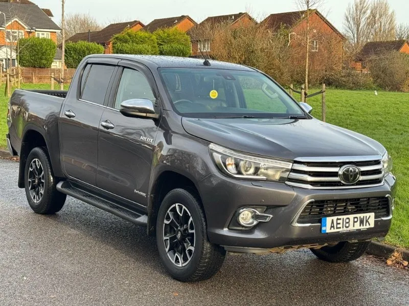 2018 Toyota Hilux 2.4 D-4D Invincible X Auto 4WD Euro 6 (s/s) 4dr (TSS, 3.5t)