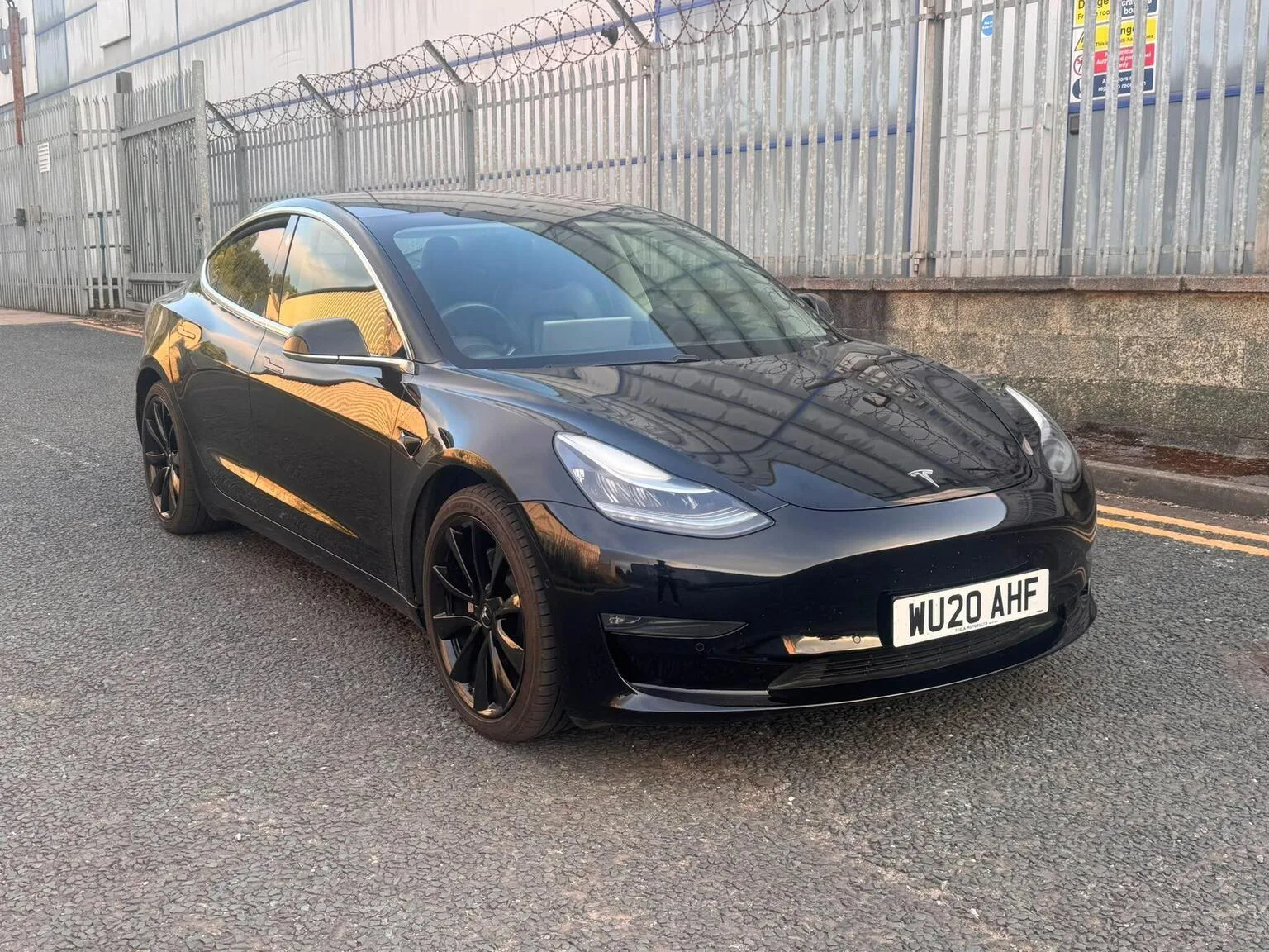 2020 Tesla Model 3 (Dual Motor) Long Range Auto 4WDE 4dr