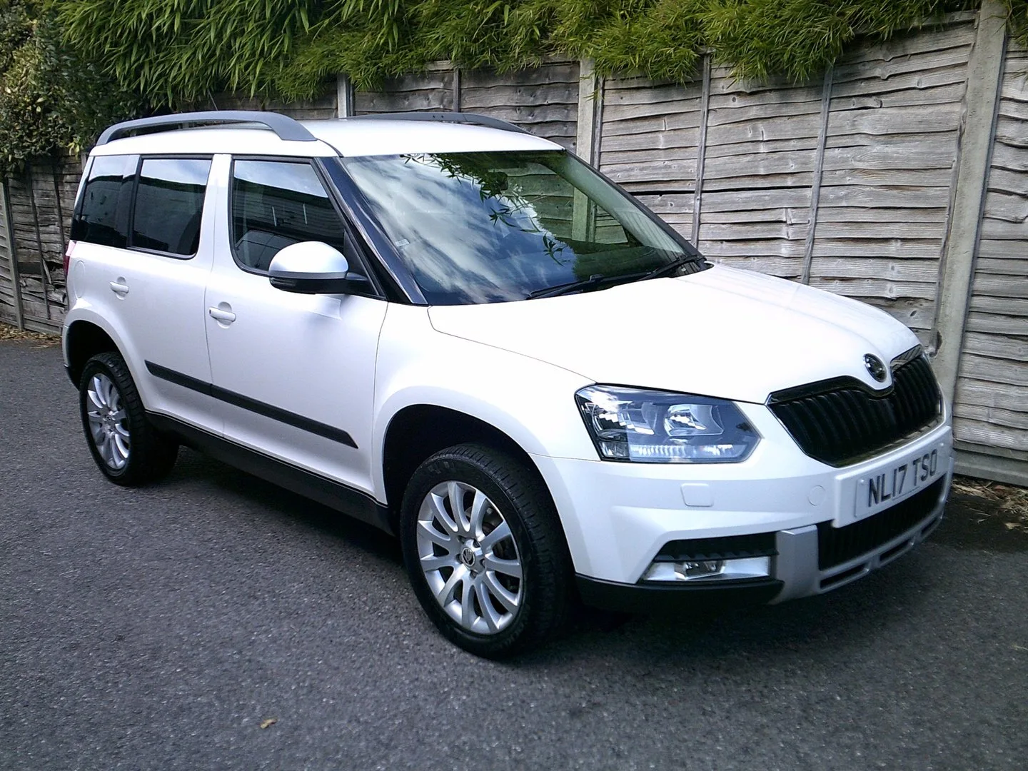 Skoda Yeti Outdoor 2017 (17) SE TSI DSG ONLY 24,000 MILES FROM NEW