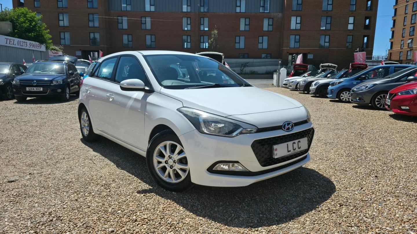 2017 Hyundai i20 MPI SE.AUTOMATIC..1 PREVIOUS OWNER,18 STAMPS,AIR CON,LAST OWNER 9 YEARS.