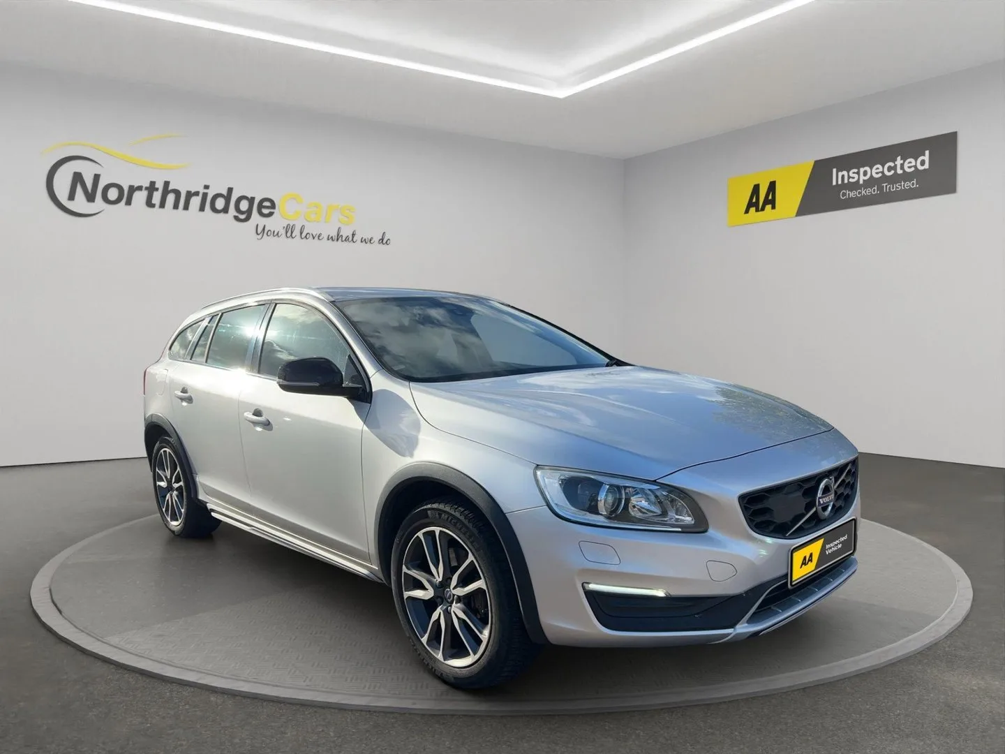 2017 Volvo V60 2.0 D4 Lux Nav Auto Euro 6 (s/s) 5dr