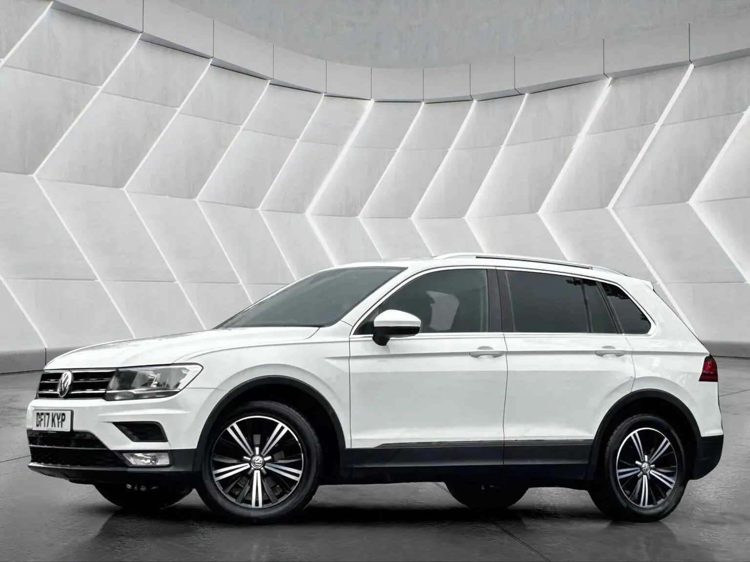 2017 Volkswagen Tiguan 2.0 TDI BlueMotion Tech SE Navigation Euro 6 (s/s) 5dr