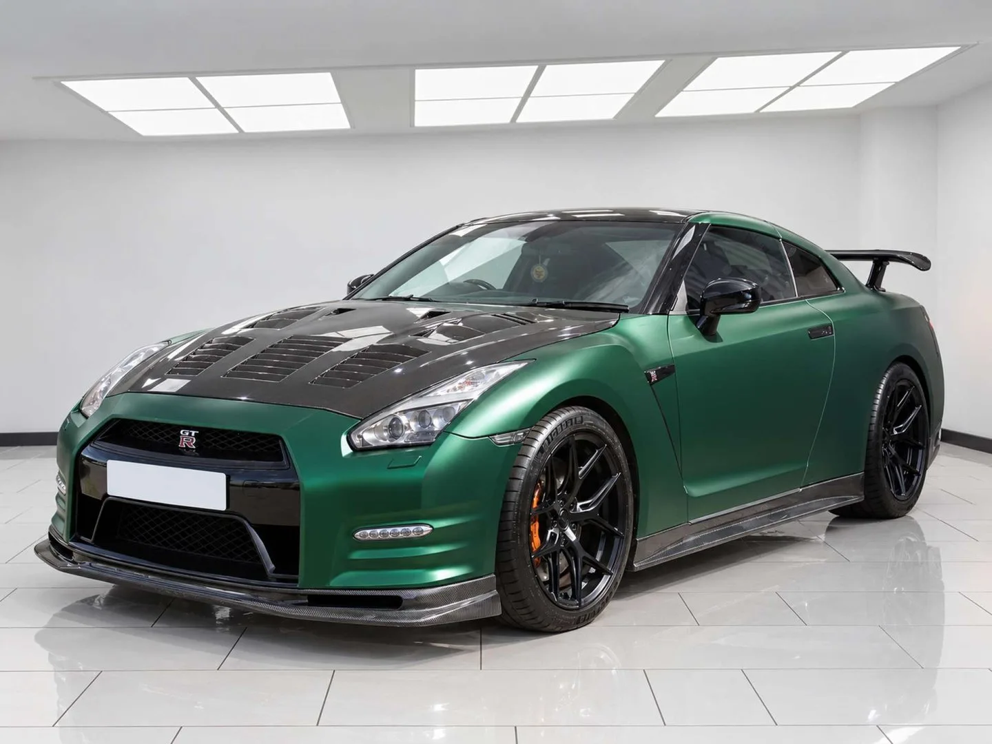 2015 Nissan GT-R 3.8 GT-R V6 Semi-Auto 4WD 2dr