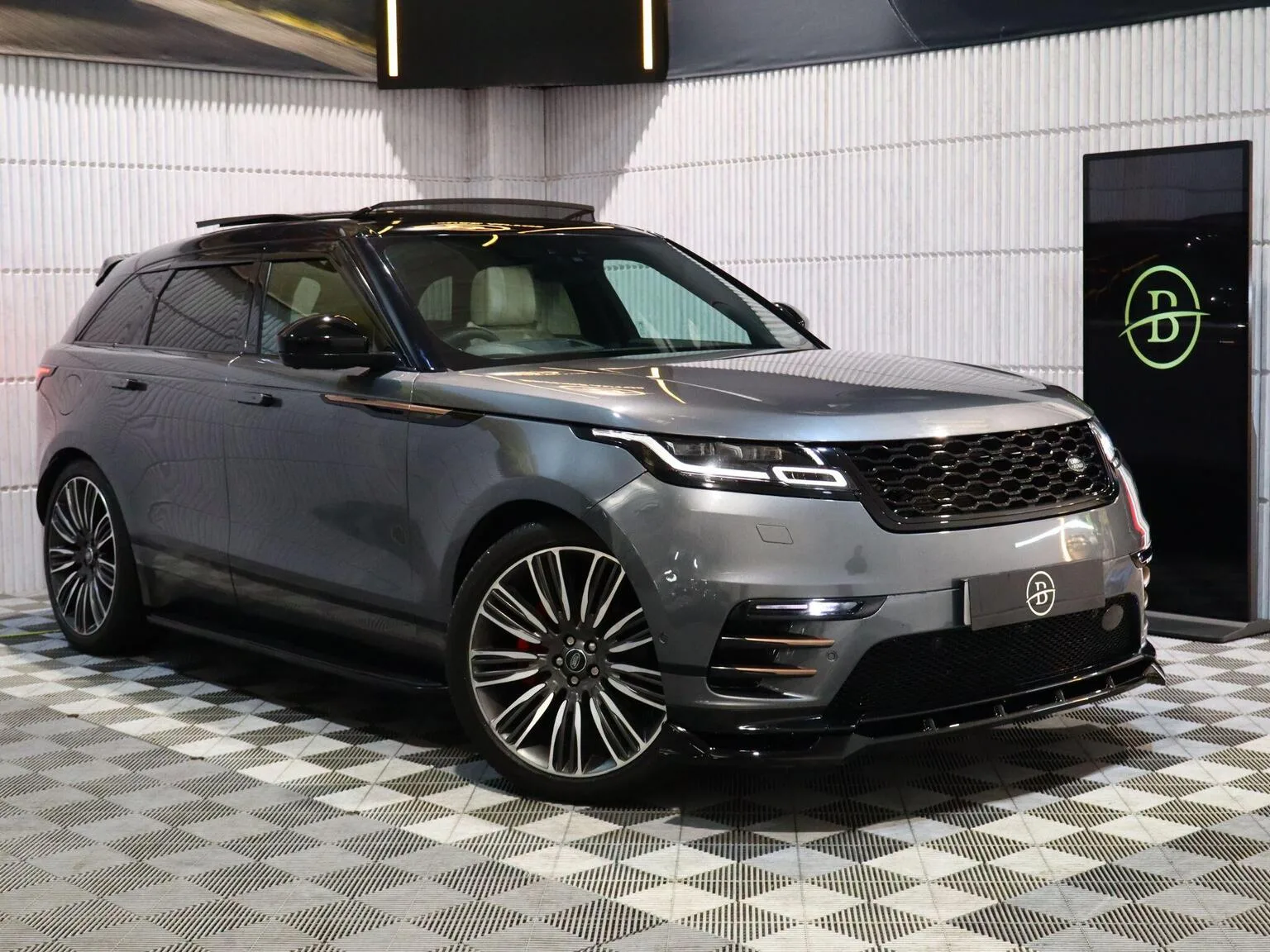 2018 Land Rover Range Rover Velar 3.0 SD6 V6 First Edition Auto 4WD Euro 6 (s/s) 5dr