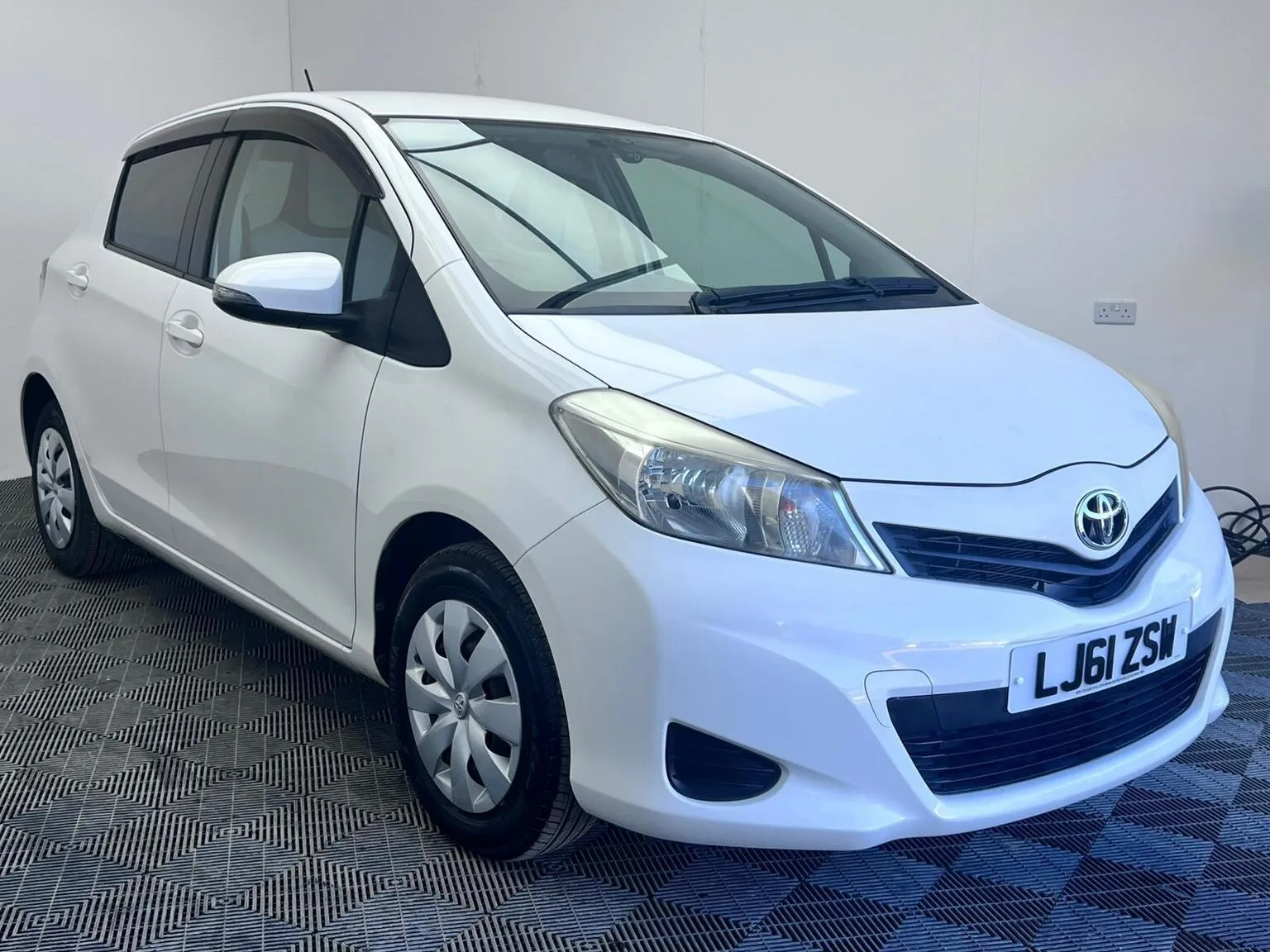 2011 Toyota Yaris 1.33 Dual VVT-i TR Multidrive S Euro 5 5dr