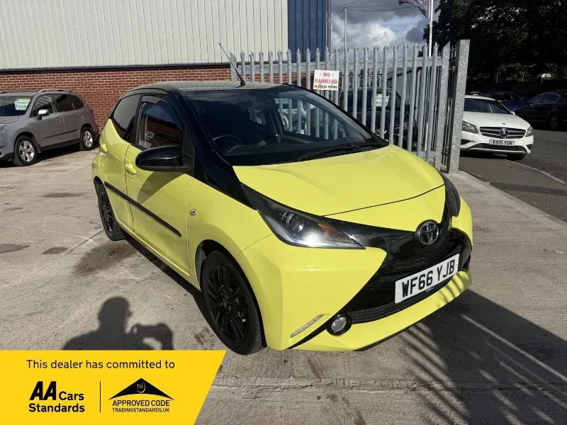 2016 Toyota Aygo 1.0 VVT-i x-cite 3 Yellow Bi-Tone Hatchback 5dr Petrol Manual Euro 6 (68 ps)