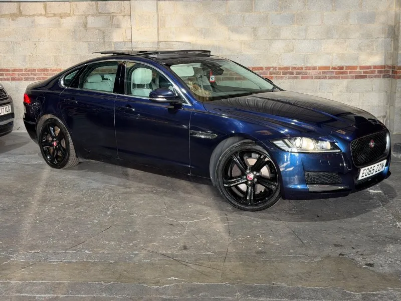 2015 (65) Jaguar XF 2.0d Portfolio Saloon 4dr Diesel Auto Euro 6 (s/s) (180 ps)