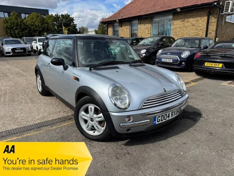 2004 MINI Hatch 1.6 Cooper Hatchback 3dr Petrol CVT Euro 3 (115 ps)