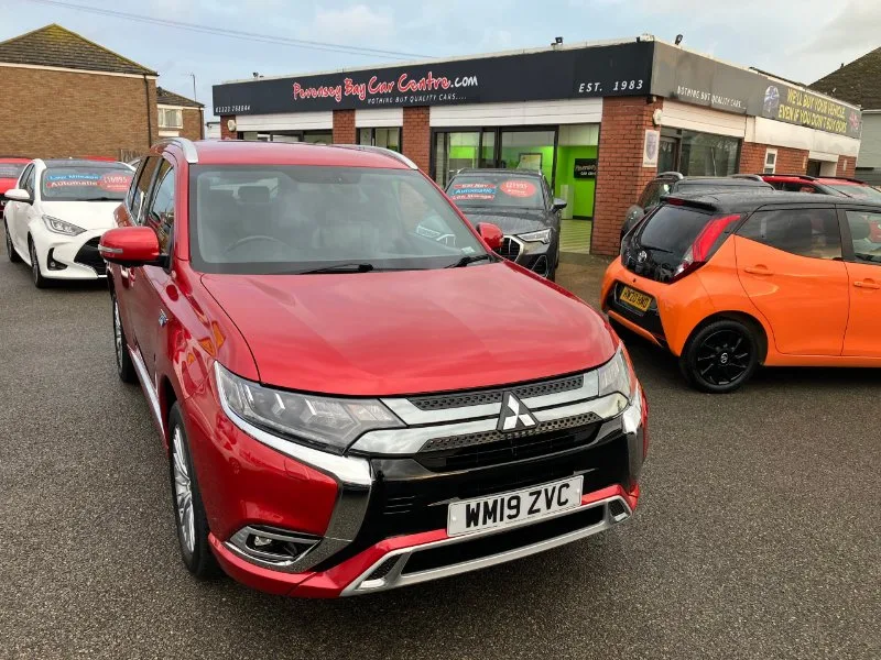 2019 Mitsubishi Outlander 2.4h 13.8kWh 4h 5dr TwinMotor SUV Petrol Plug-in Hybrid CVT 4WD Euro 6 (s/s) (209 ps)