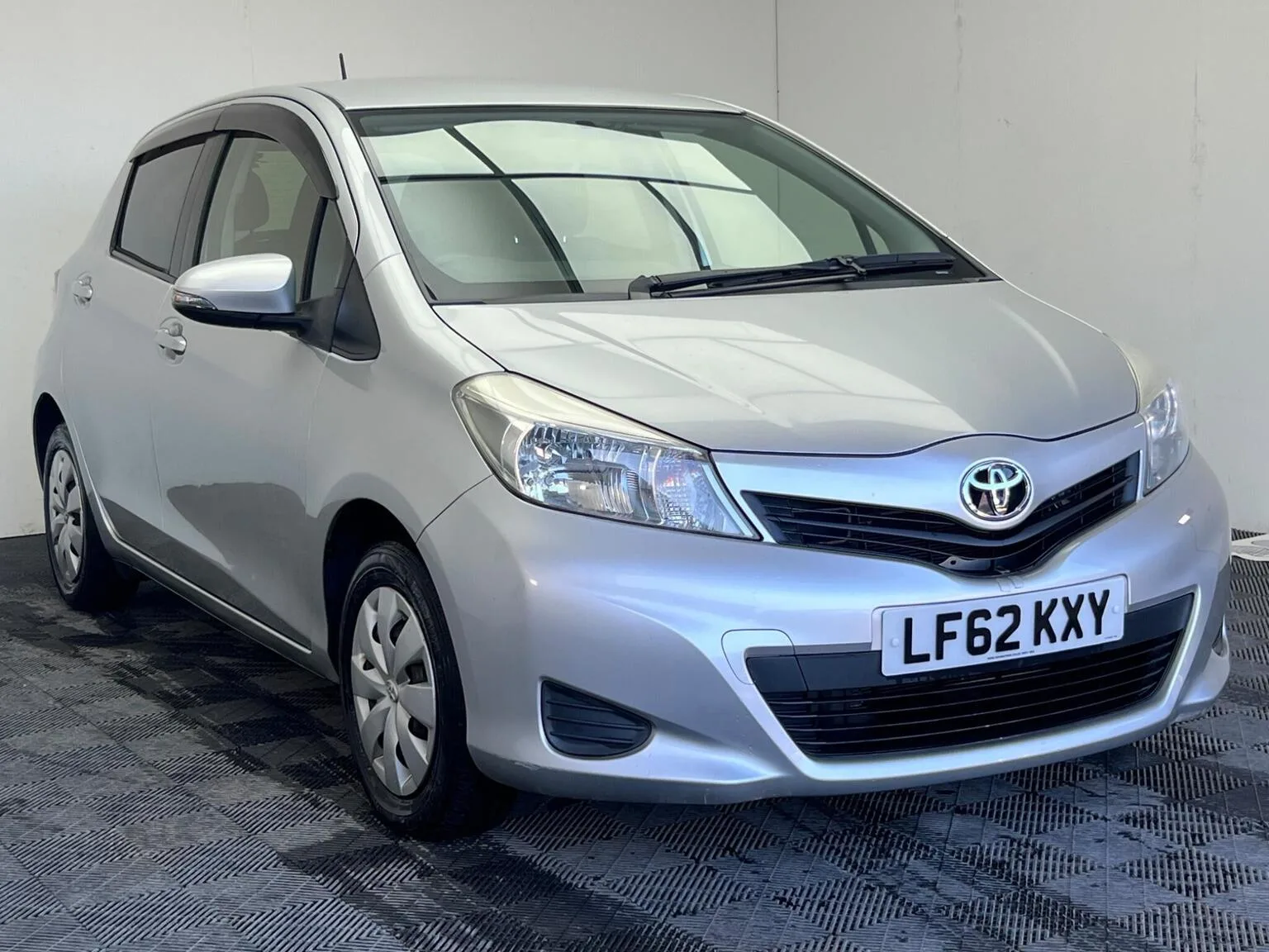 2012 Toyota Yaris 1.33 Dual VVT-i TR Multidrive S Euro 5 5dr