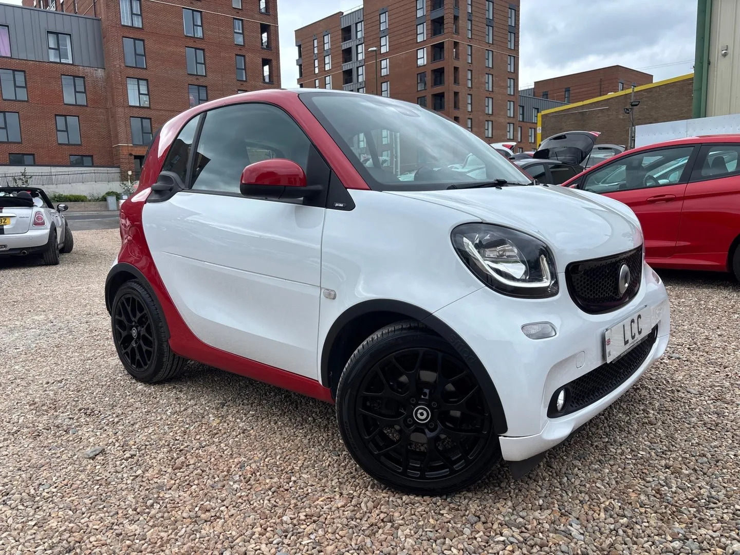 2017 smart Fortwo Coupe PRIME SPORT PREMIUM+.. AUTOMATIC..GLASS ROOF..SAT NAV..LEATHER..8 SERVICES