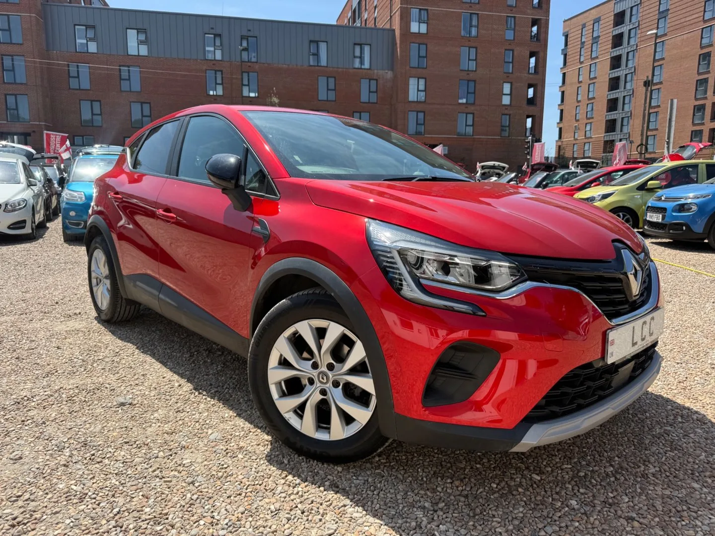 2021 Renault Captur ICONIC TCE.. 3 MAIN DEALER SERVICES.. 1 PREVIOUS KEEPER.. STUNNING EXAMPLE