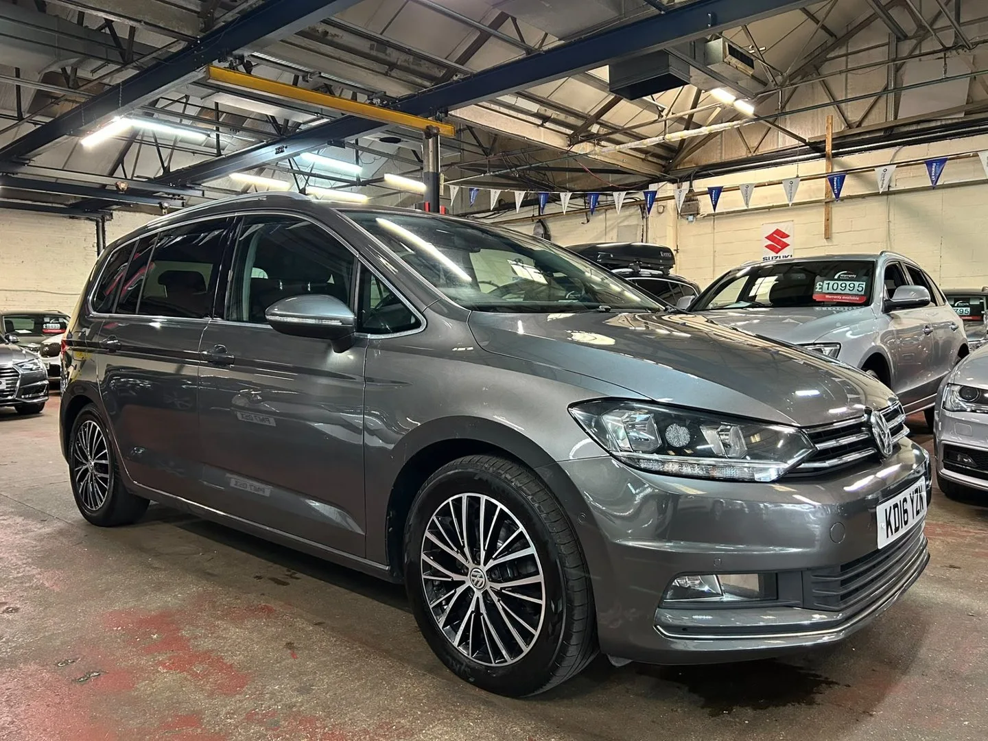 2016 Volkswagen Touran SEL TDI BLUEMOTION TECHNOLOGY