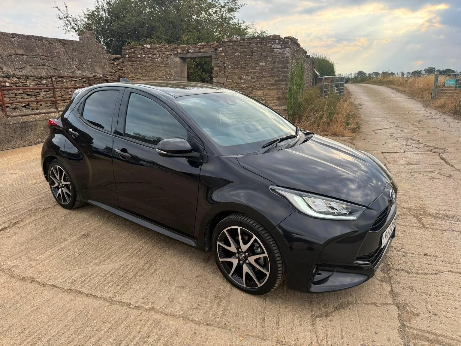 2022 Toyota Yaris 1.5 VVT-h Dynamic E-CVT Euro 6 (s/s) 5dr