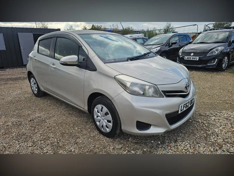 2013 Toyota Yaris 998cc Dual VVT-i T Spirit Hatchback 5dr Petrol Multidrive S Euro 5 (101 ps)