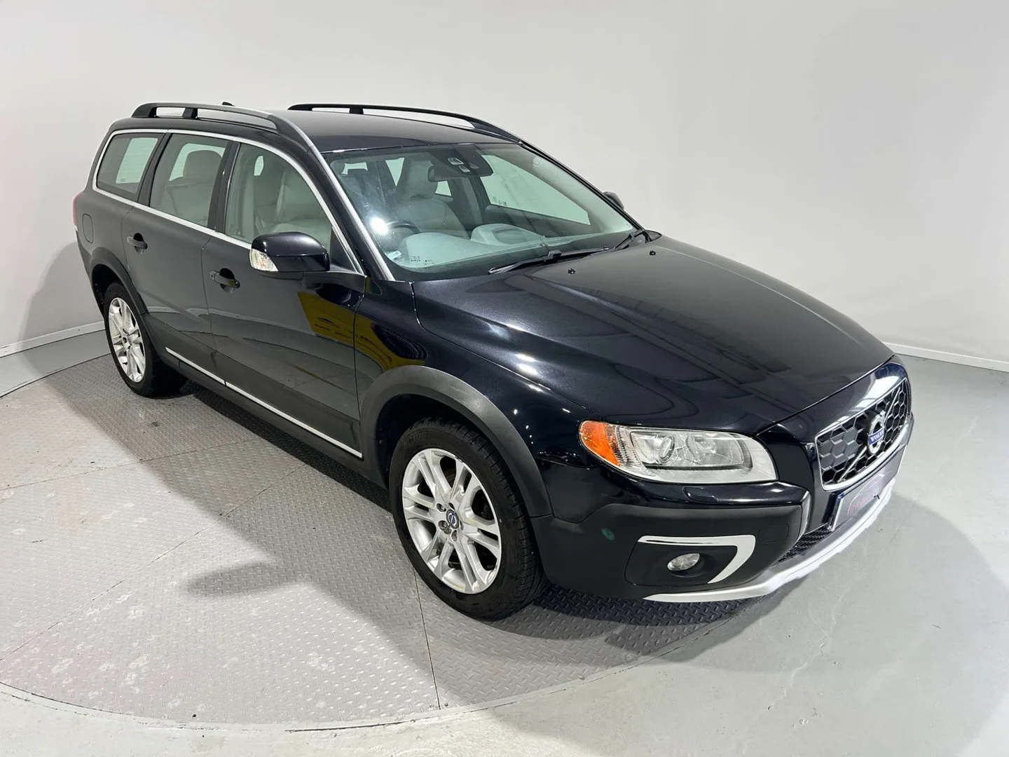 2014 Volvo XC70 2.4 XC70 SE Luxury D5 AWD Auto 4WD 5dr