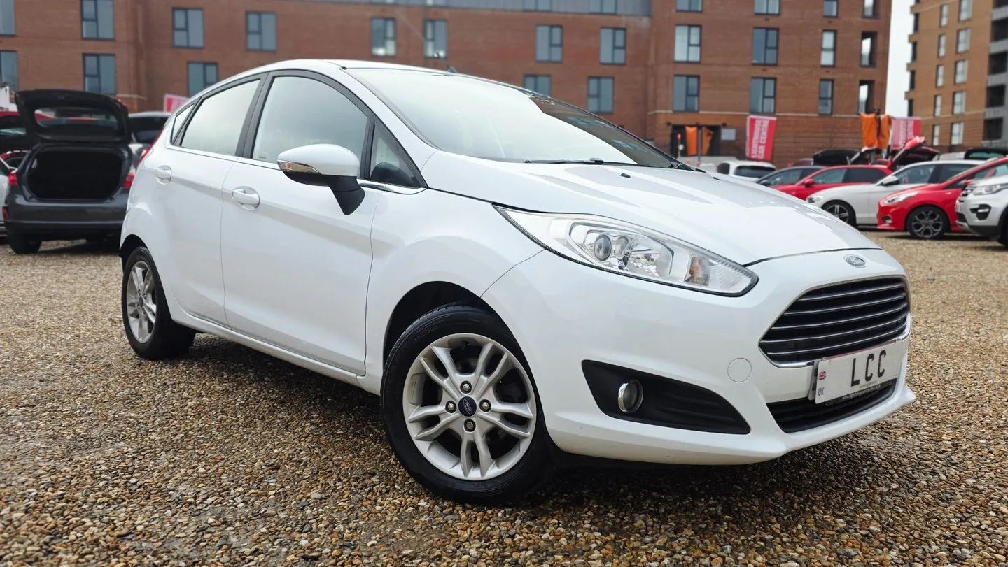 2014 Ford Fiesta 1.0 T ZETEC FULL SERVICE HISTORY! 8 SERVICES! JUST £20 ROAD TAX!