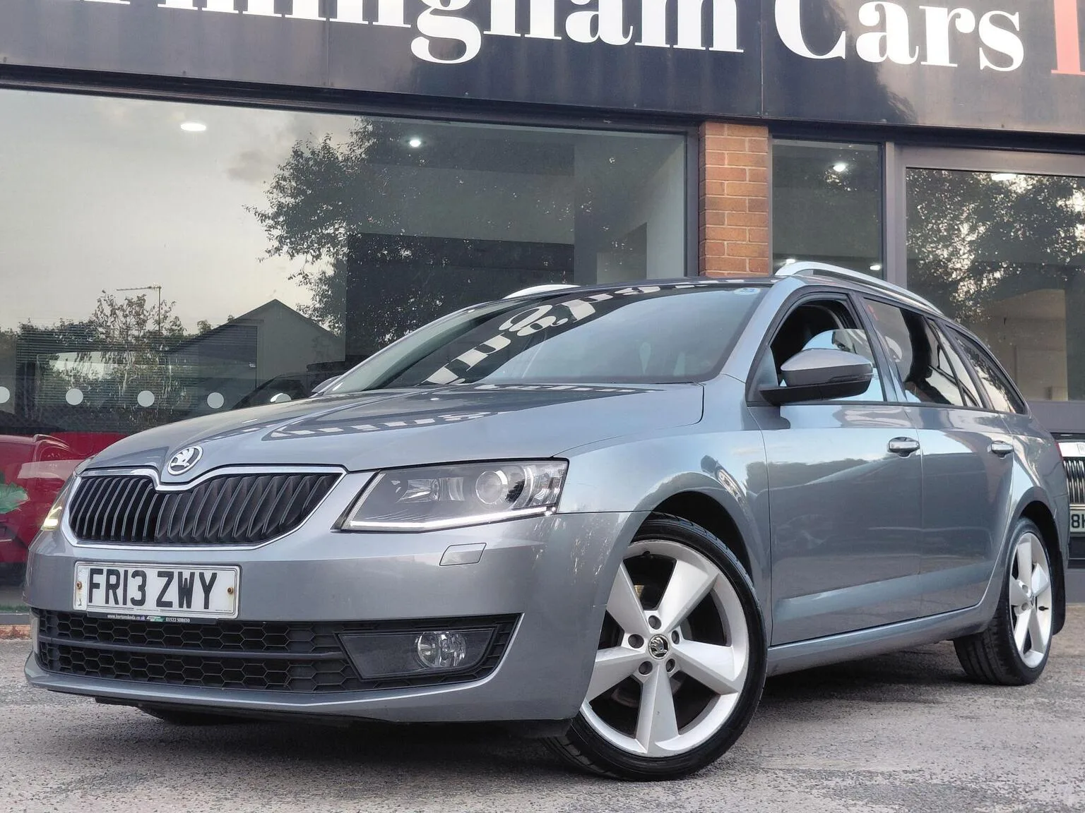 2013 Skoda Octavia 2.0 TDI Elegance Euro 5 (s/s) 5dr