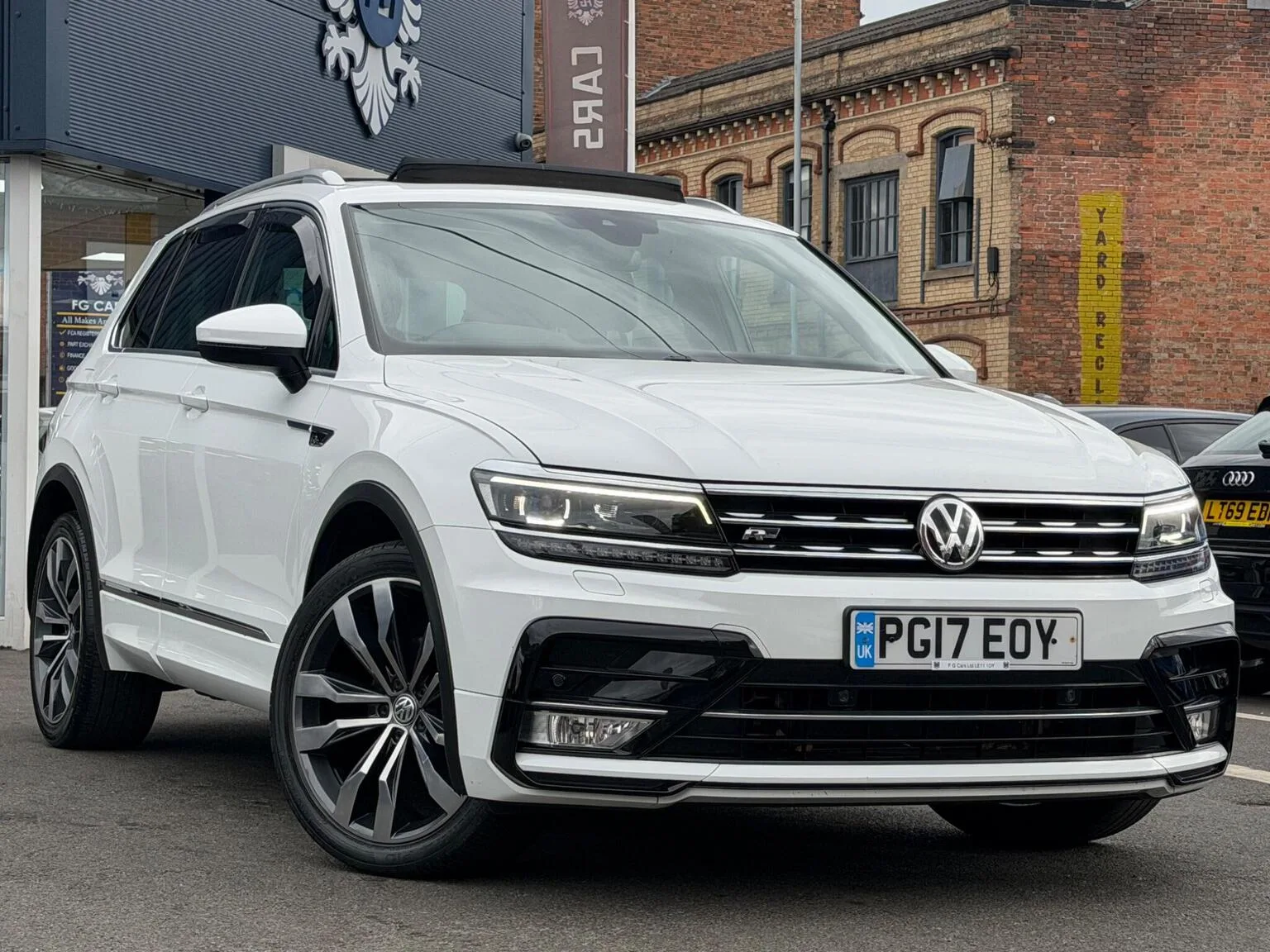 2017 Volkswagen Tiguan 2.0 TDI BlueMotion Tech R-Line DSG Euro 6 (s/s) 5dr