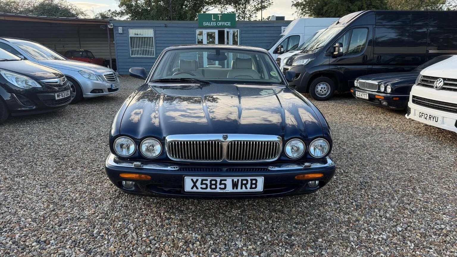 2000 Jaguar Xj 4.0 Sovereign LWB Saloon 4dr