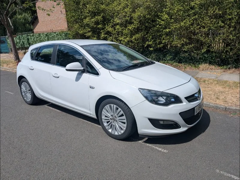 2014 Vauxhall Astra 1.4 16v Excite Hatchback 5dr Petrol Manual Euro 5 (100 ps)