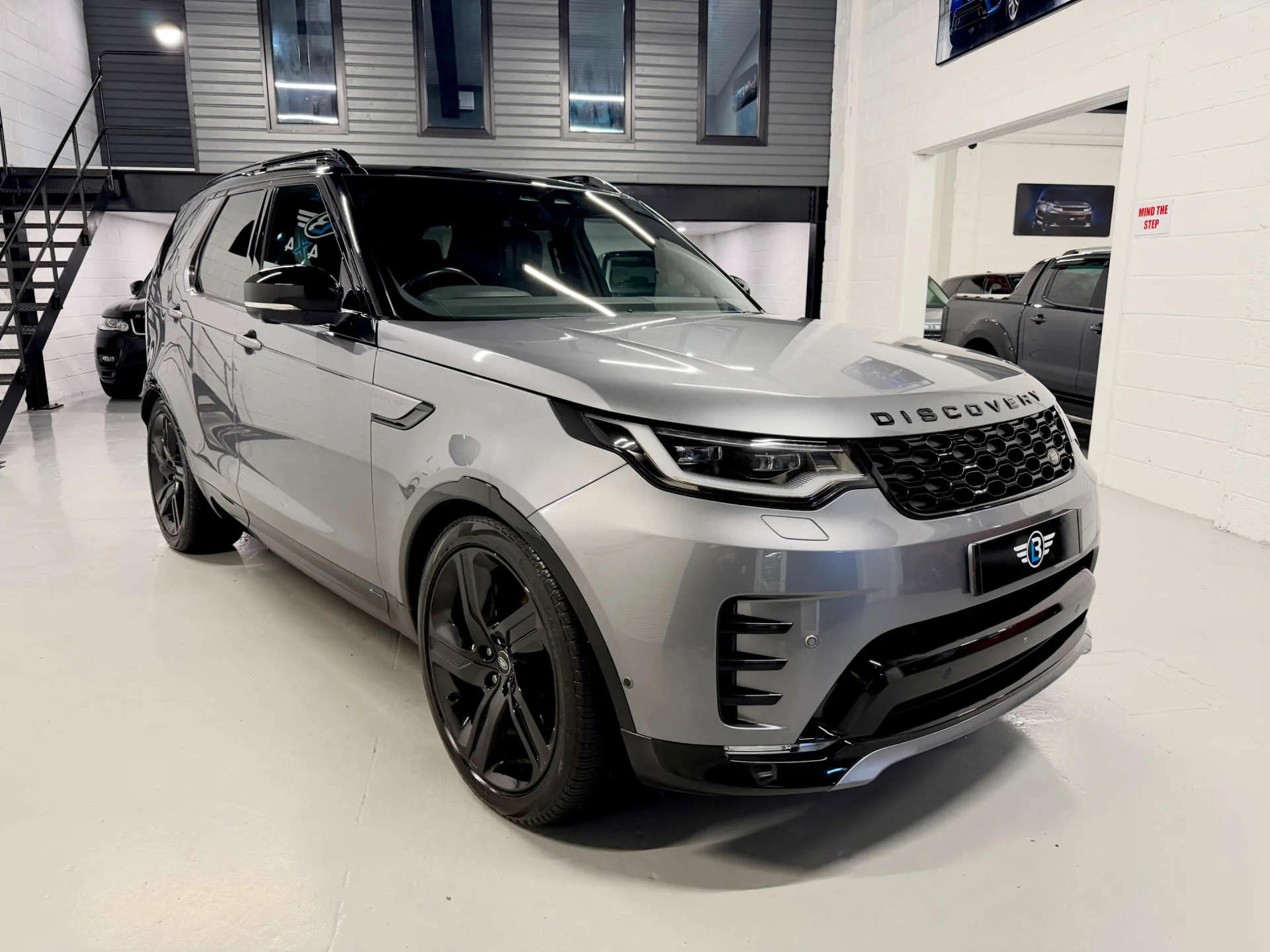 2021 Land Rover Discovery 3.0 D300 MHEV R-Dynamic HSE SUV 5dr Diesel Auto 4WD Euro 6 (s/s) (300 ps)