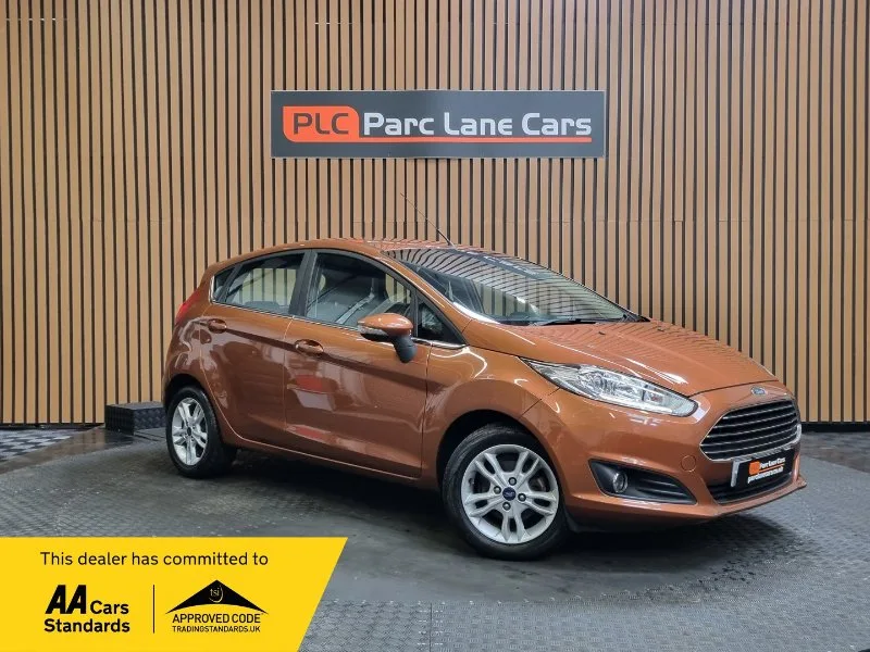 2016 Ford Fiesta 1.25 Zetec Hatchback 5dr - ONLY 32000 MILES -