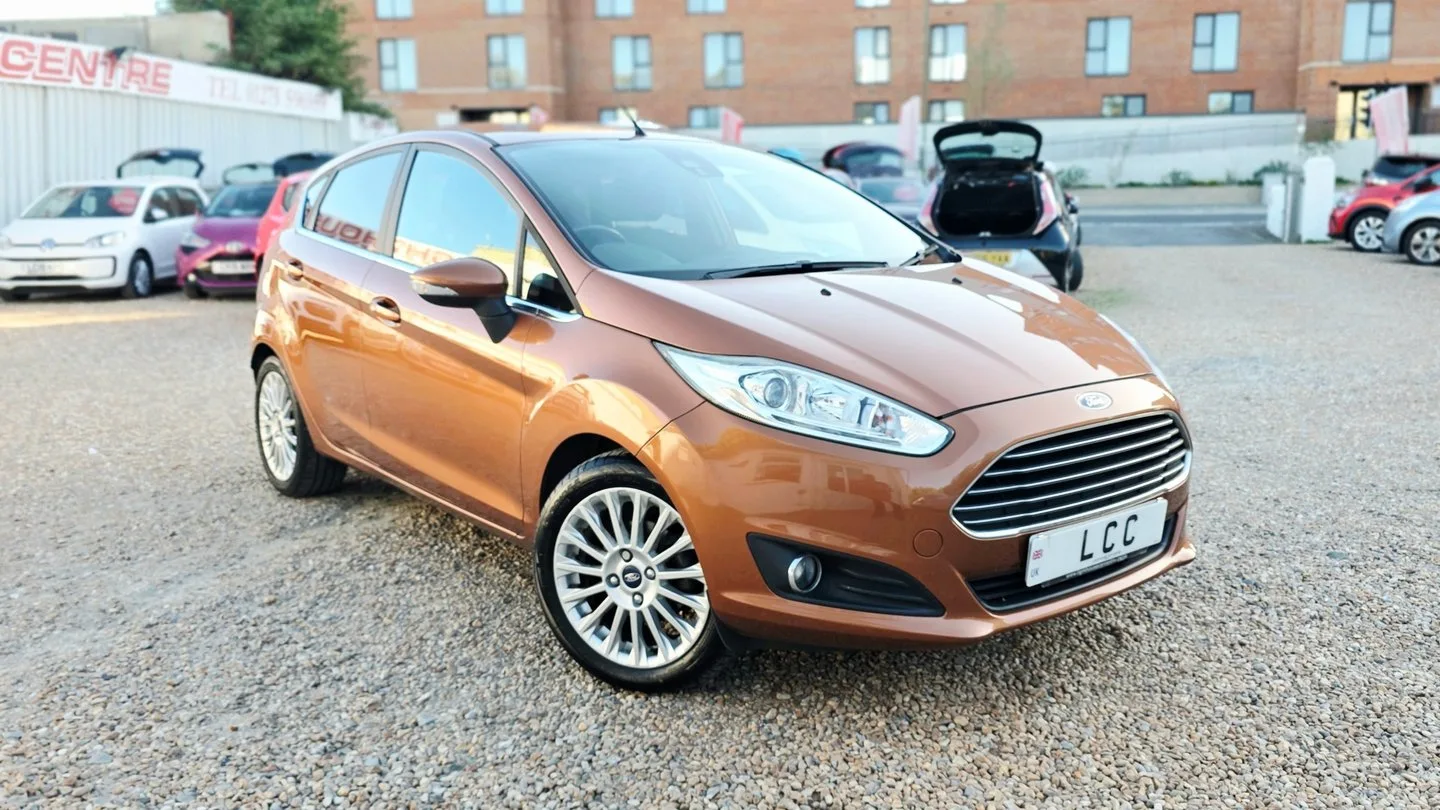 2014 Ford Fiesta TITANIUM.. AUTOMATIC.. 6 SERVICES.. £35 ROAD TAX.. STUNNING EXAMPLE