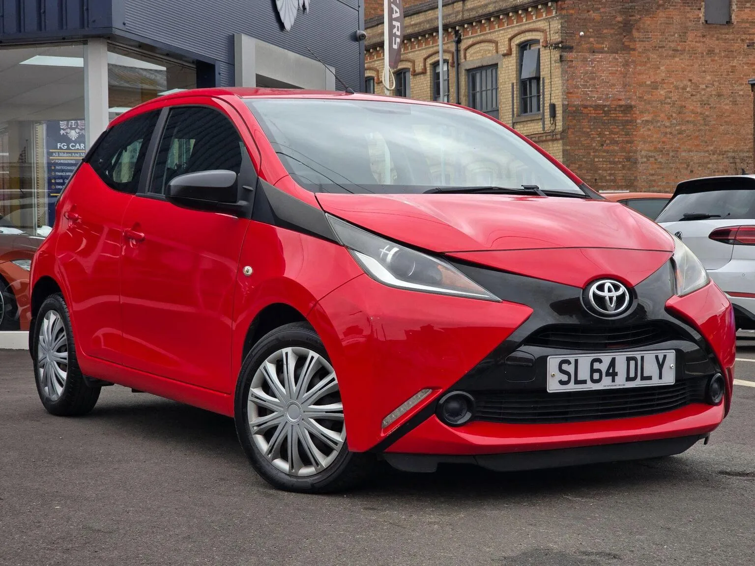 2015 Toyota Aygo 1.0 VVT-i x-play x-shift Euro 5 5dr Euro 5