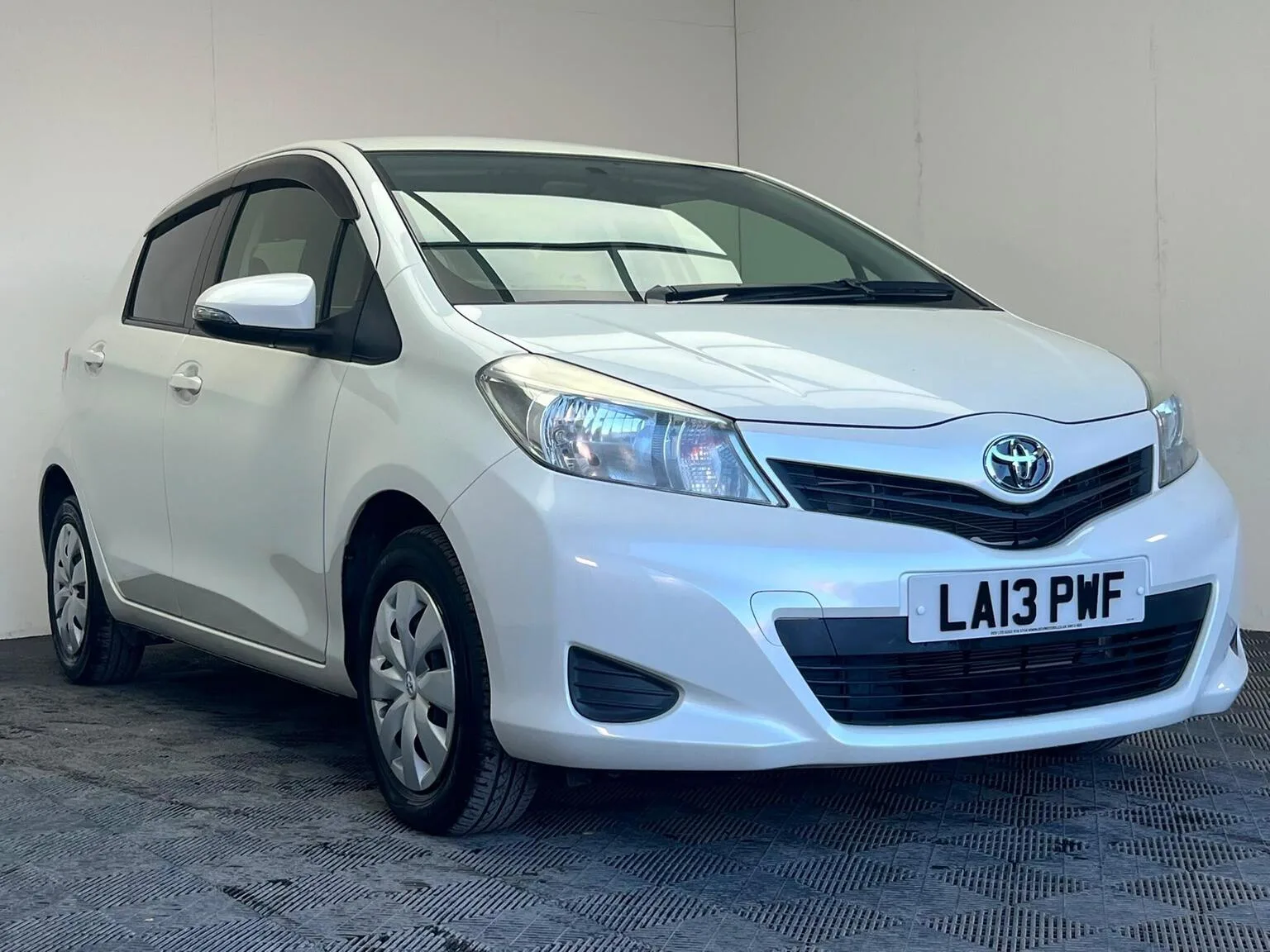 2013 Toyota Yaris 1.33 Dual VVT-i TR Multidrive S Euro 5 5dr
