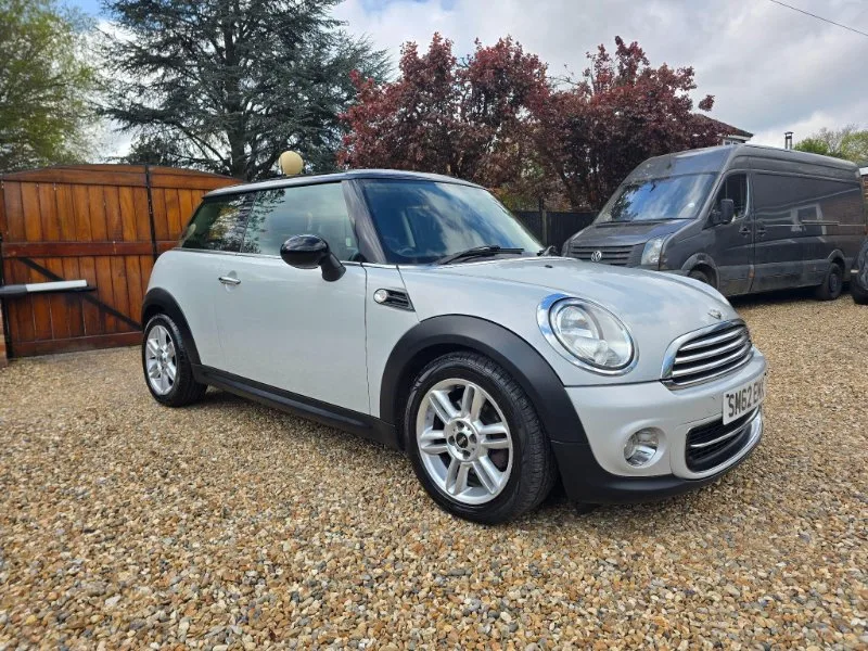 2012 MINI Hatch 1.6 Cooper Auto Euro 5 3dr
