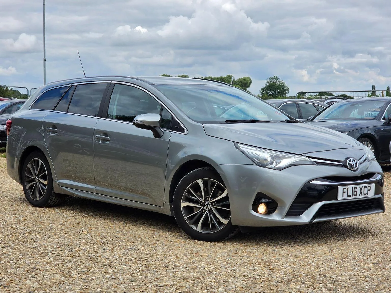 2016 Toyota Avensis 2.0 D-4D Business Edition Plus Touring Sports Euro 6 (s/s) 5dr