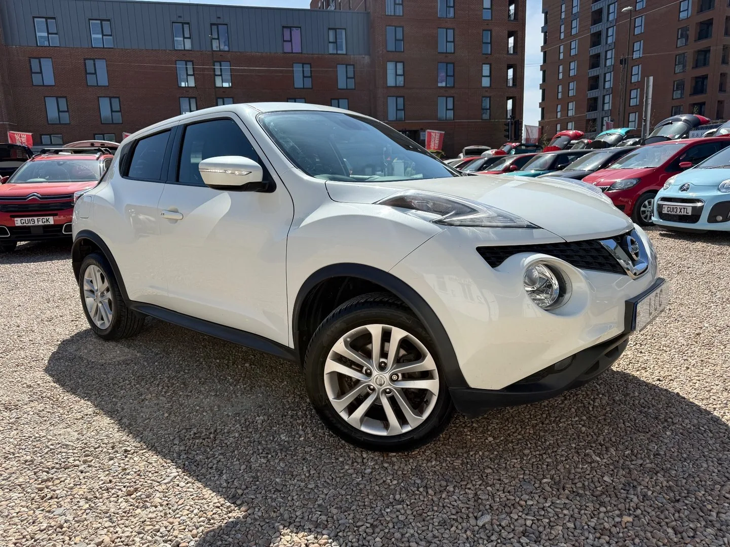 2017 Nissan Juke N-CONNECTA DCI…8 SERVICES…£20 R/TAX...SAT NAV...DAB...AUX