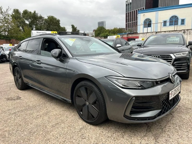 2025 Volkswagen Passat 1.5 TSI eHybrid 19.7kWh R-Line DSG Euro 6 (s/s) 5dr