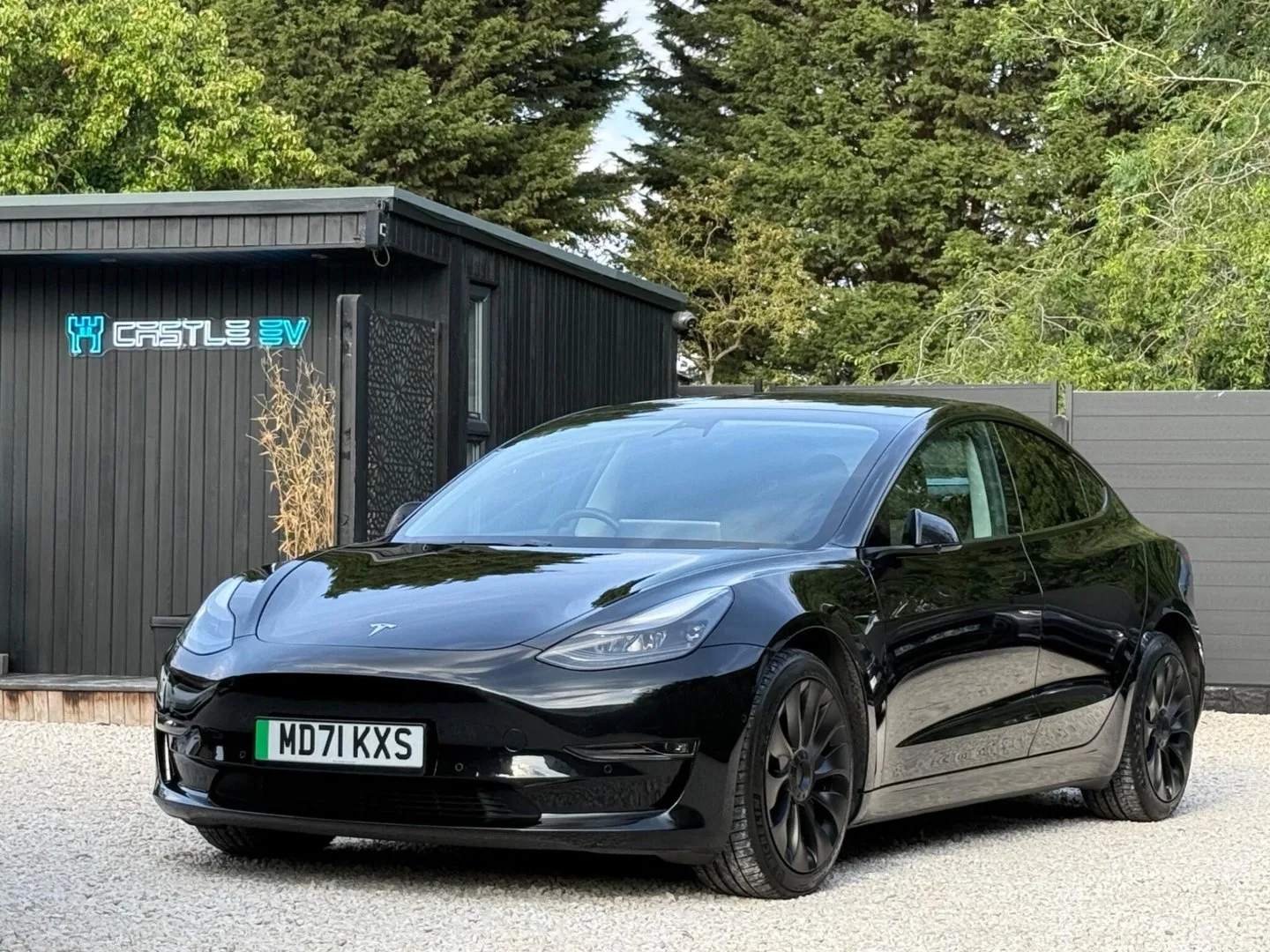2022 Tesla Model 3 (Dual Motor) Long Range Auto 4WDE 4dr