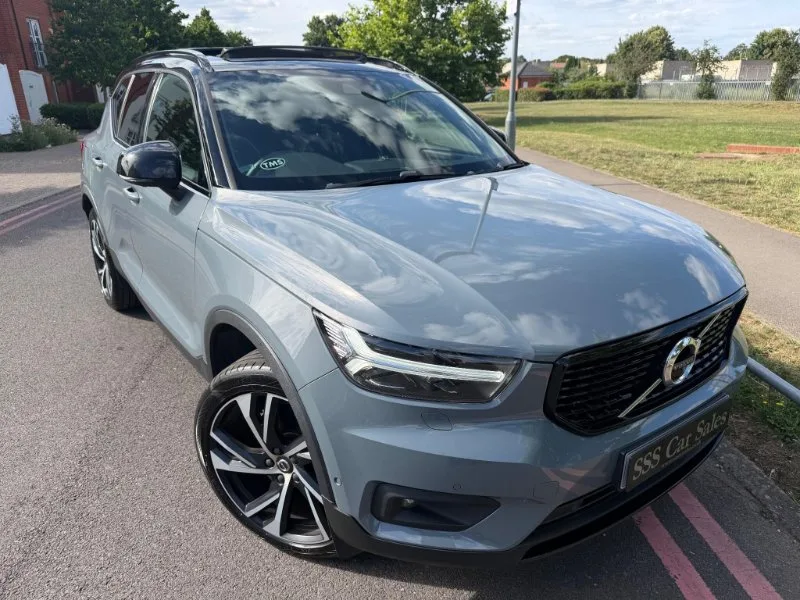 2020 Volvo XC40 2.0 T4 R-Design Pro Auto Euro 6 (s/s) 5dr