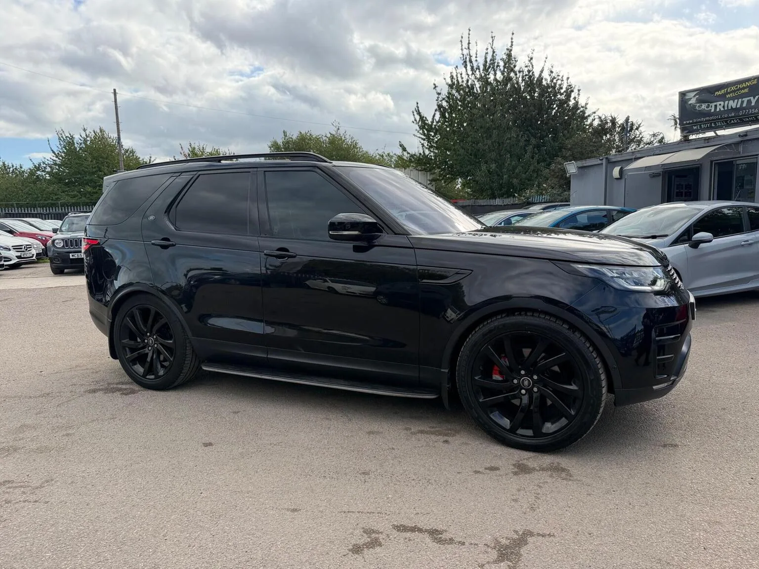 2017 Land Rover Discovery 3.0 TD V6 First Edition Auto 4WD Euro 6 (s/s) 5dr