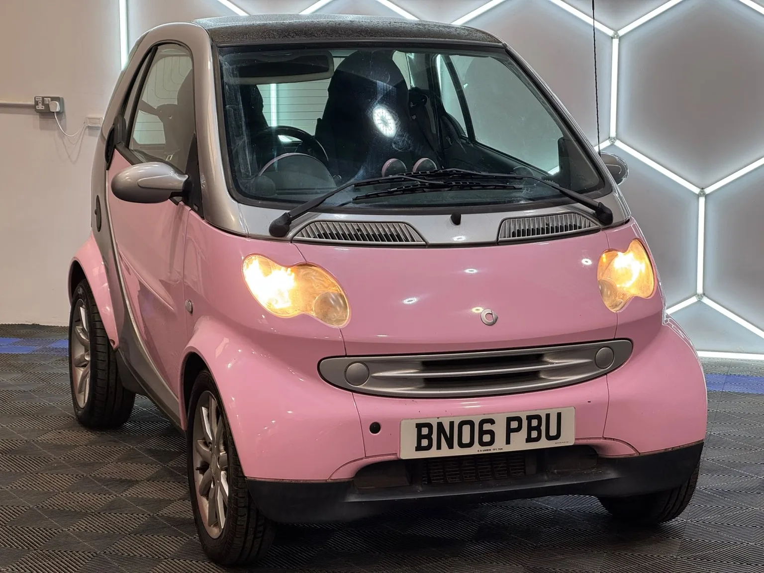 2006 smart Fortwo 0.7 City Pink