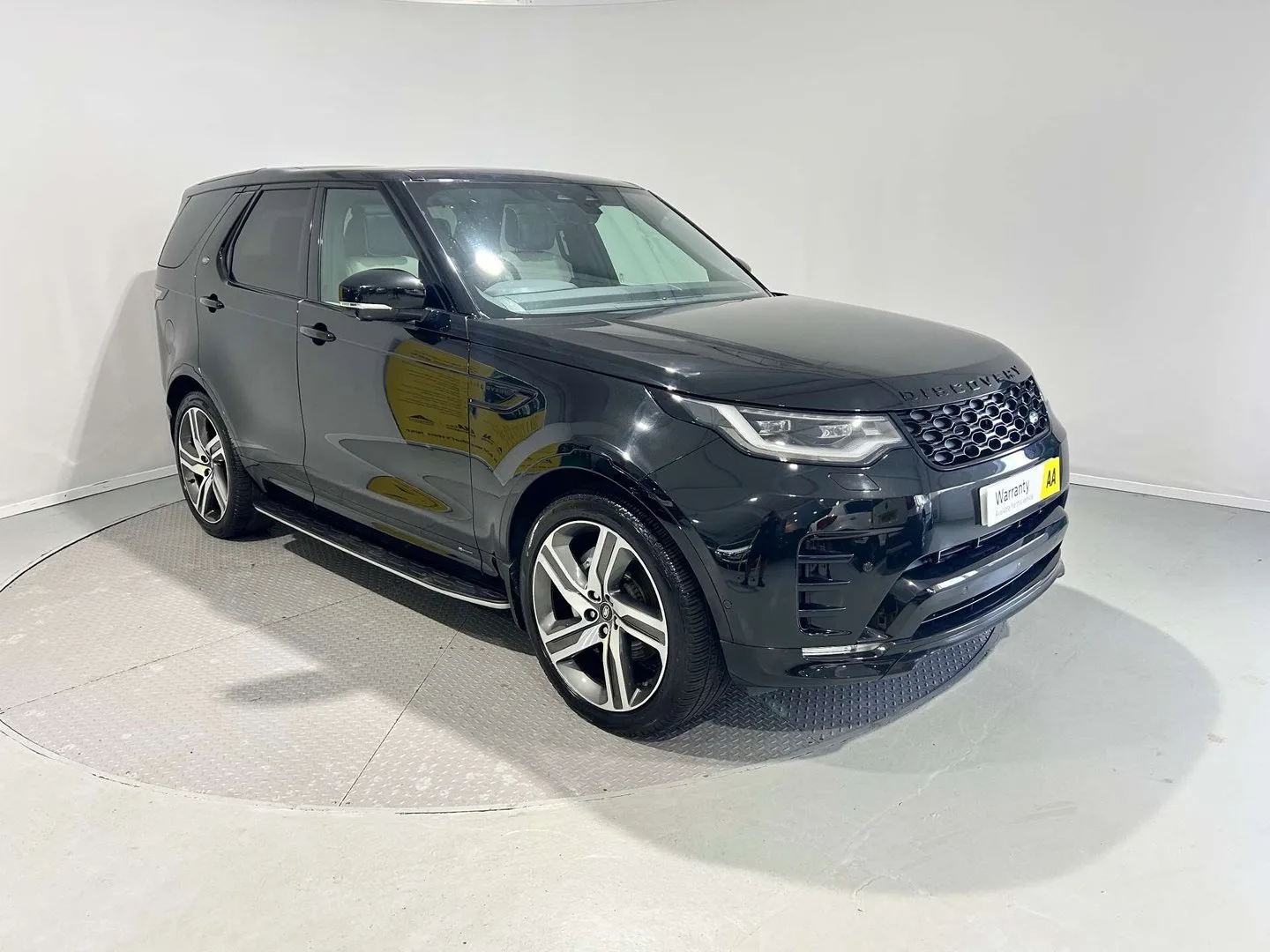 2021 Land Rover Discovery 3.0 Discovery R-Dynamic HSE D MHEV Auto 4WD 5dr