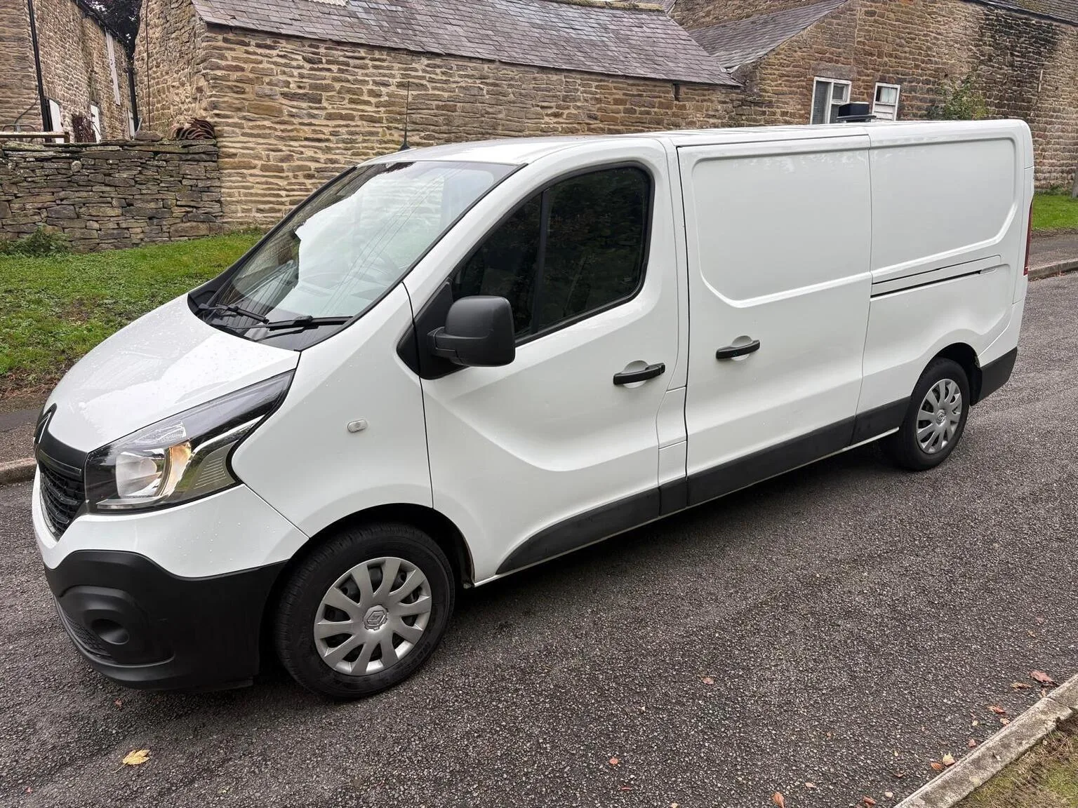 2021 Renault Trafic 2.0 dCi ENERGY 30 Business+ LWB Standard Roof Euro 6 (s/s) 5dr