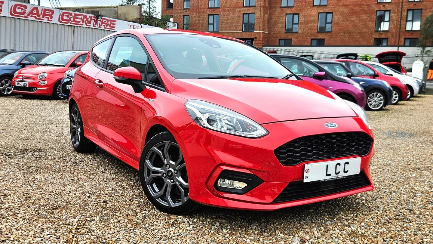 2018 Ford Fiesta ST-LINE LOOK! 1 OWNER! 6 SERVICES.. APPLE CARPLAY.. STUNNING EXAMPLE