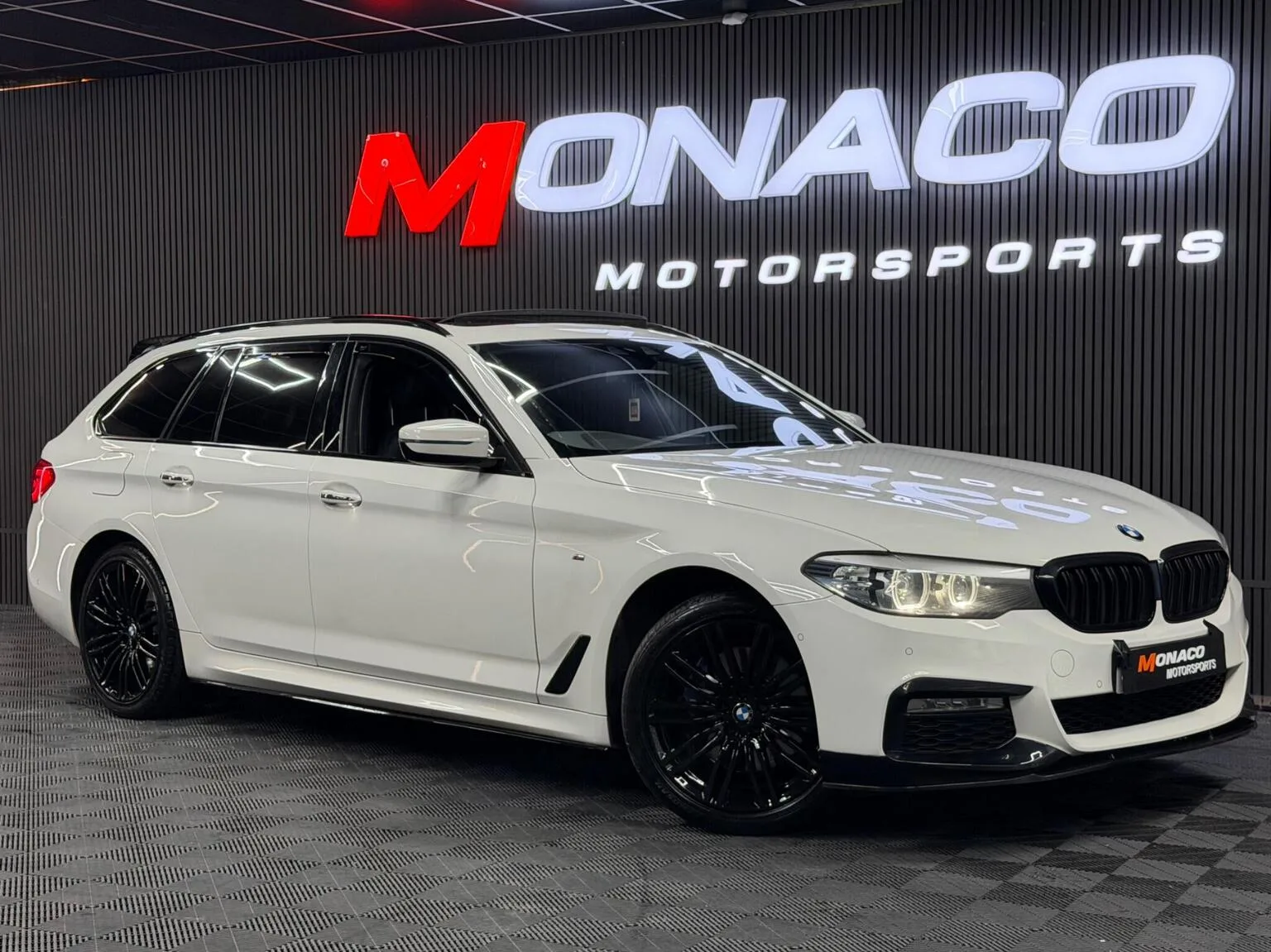 2017 BMW 5 Series 2.0 520d M Sport Touring Auto Euro 6 (s/s) 5dr