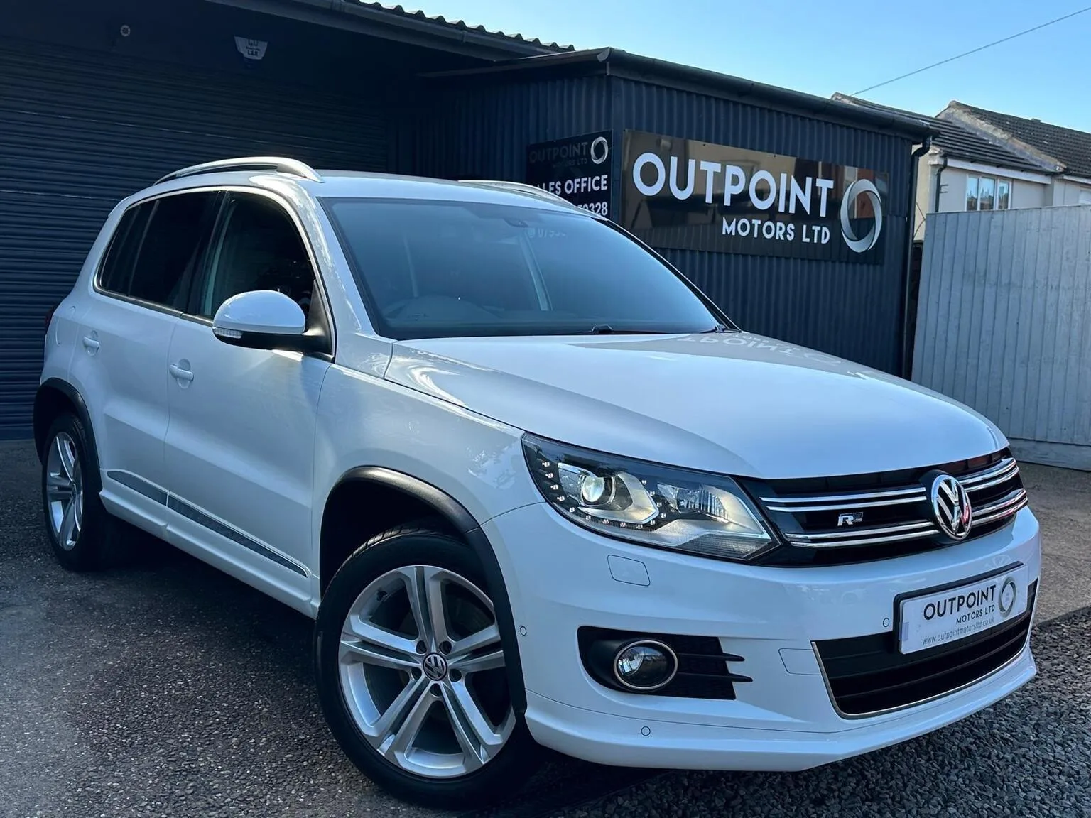 2015 Volkswagen Tiguan 2.0 TDI BlueMotion Tech R-Line DSG 4WD Euro 5 (s/s) 5dr (Nav)