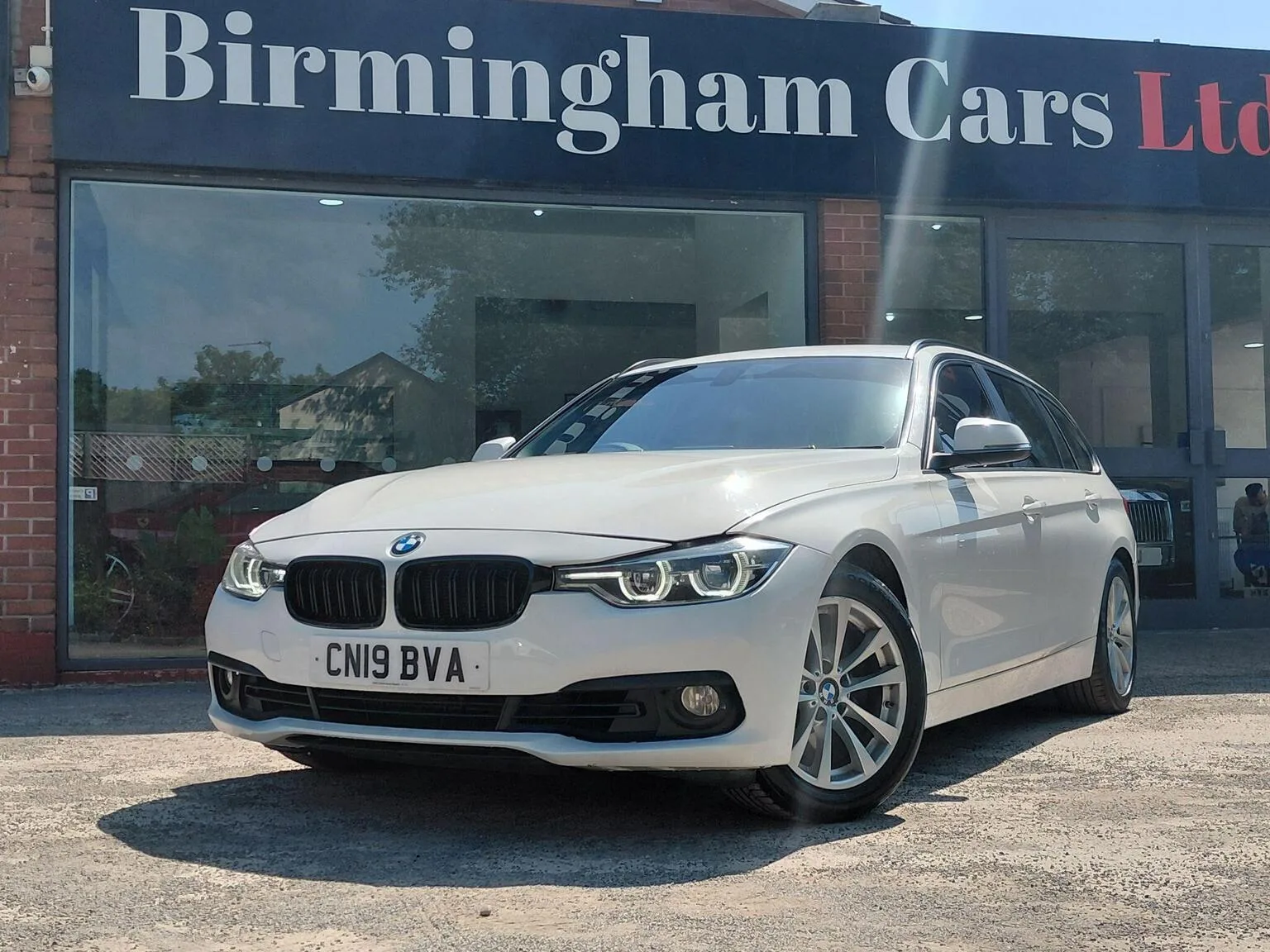 2019 BMW 3 Series 3.0 330d Luxury Touring Auto Euro 6 (s/s) 5dr
