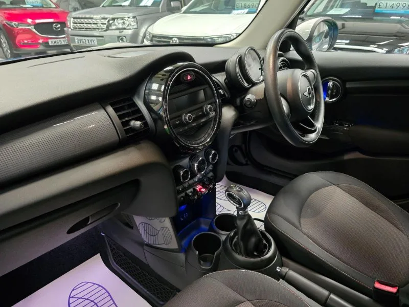 2017 MINI Hatch 1.5 Cooper Auto Euro 6 (s/s) 5dr
