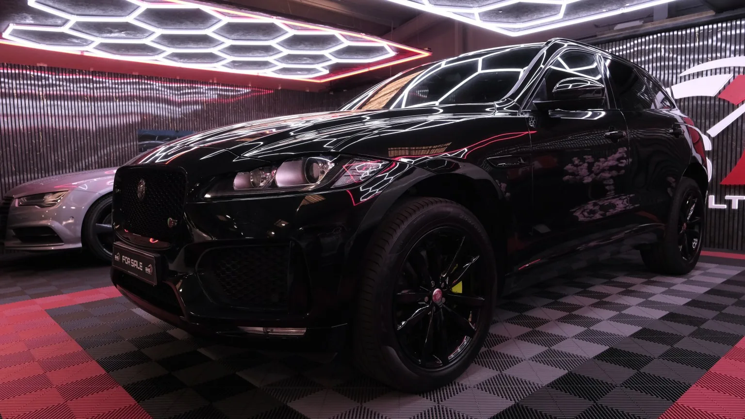 2016 Jaguar F-Pace 3.0 D300 V6 S