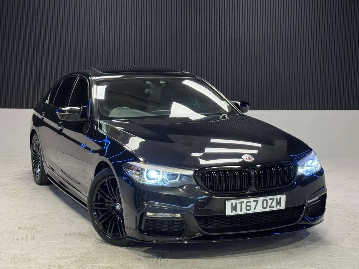2017 BMW 5 Series 2.0 520d M Sport Auto 4dr